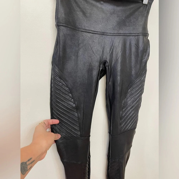 SPANX|| Moto Faux Leather Leggings,Like New size Medium - Picture 4 of 11